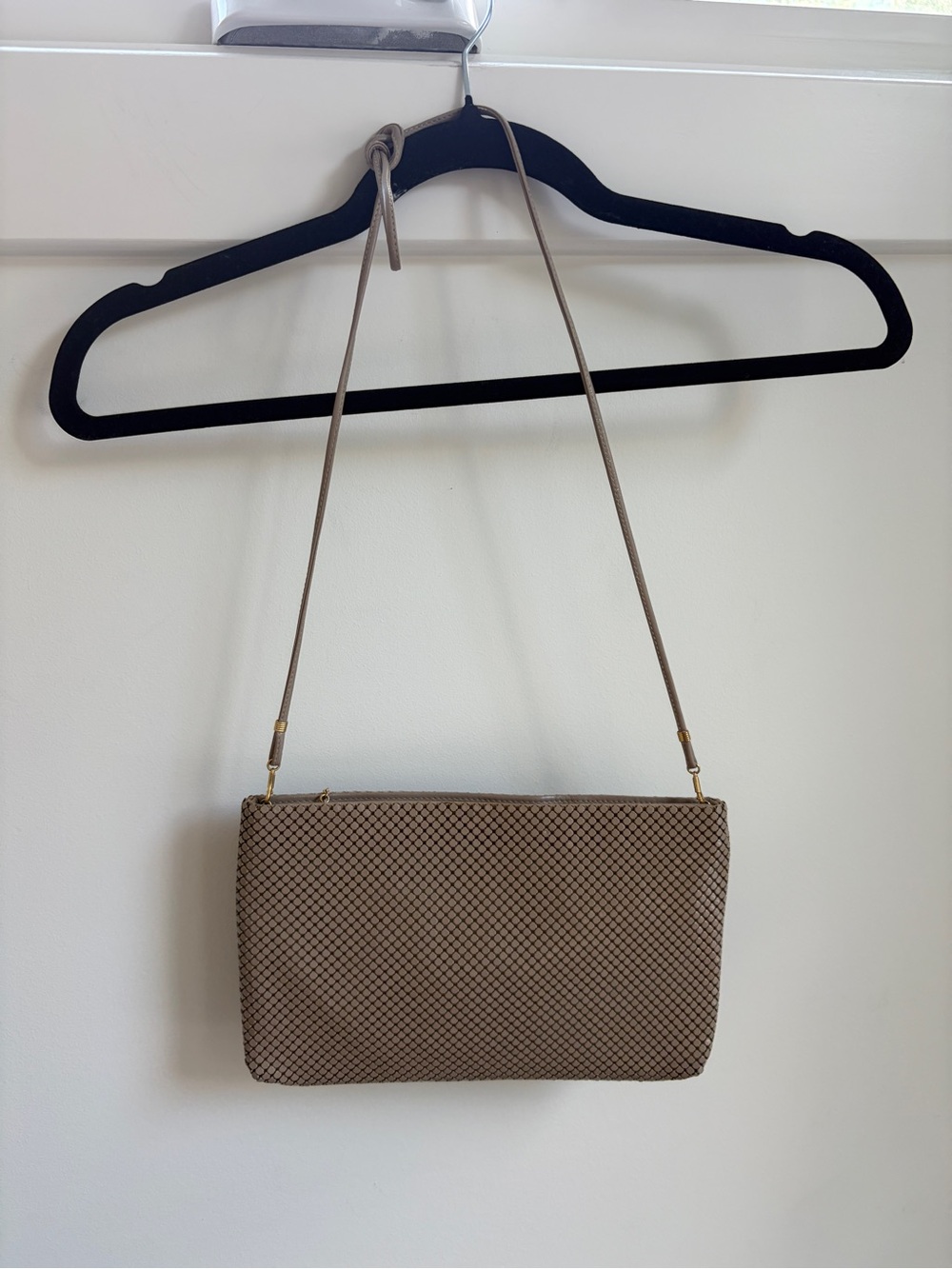 Vintage Whiting Davis Metal Mesh Crossbody Bag Beige Gold Tone USA Made 6x11”